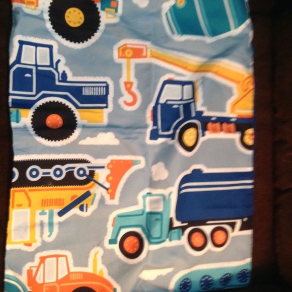 Circo brand dump truck comforter, sheets and 4 pillow cases! Full Size - Picture 2 of 7